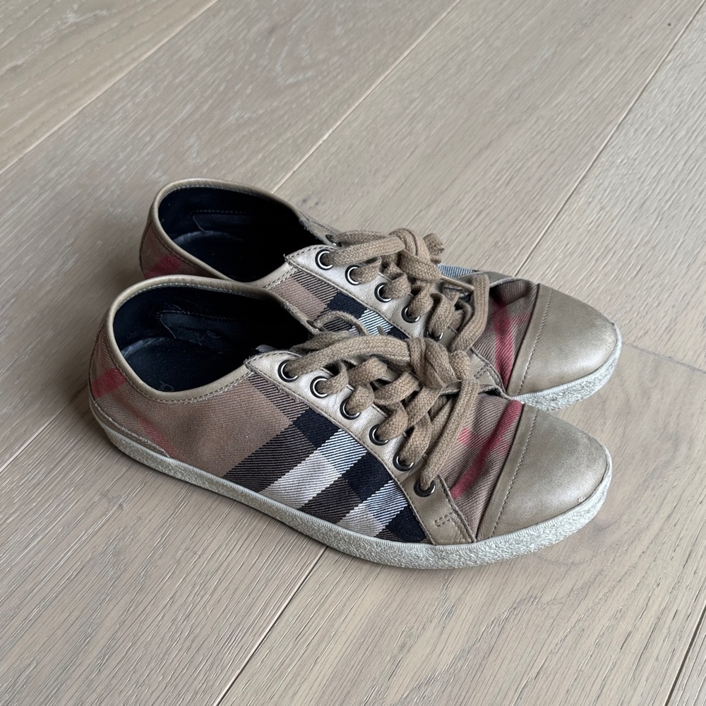 BURBERRY | 7 woman’s sneakers